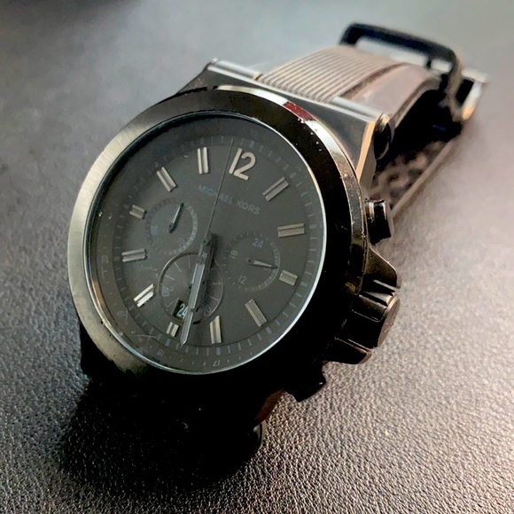 MICHAEL KORS
Dylan Quartz Black Dial Men's Watch - Picture 1 of 4